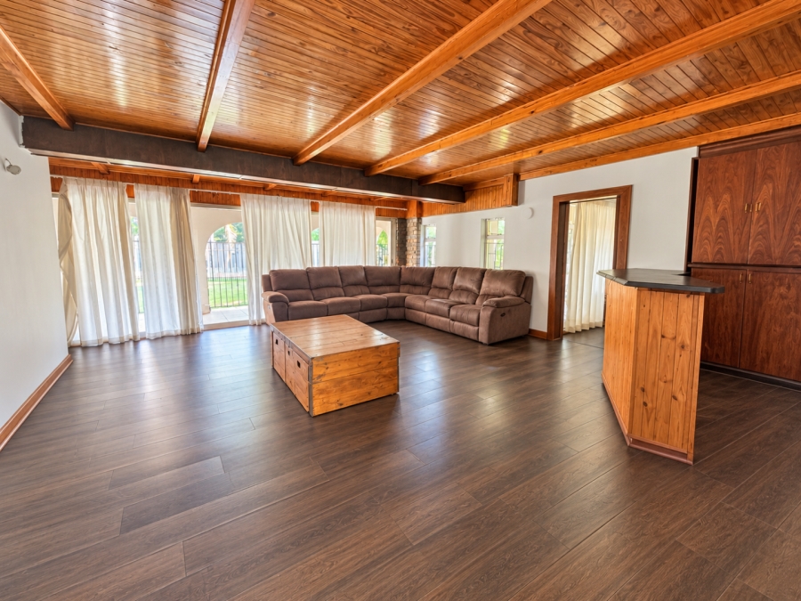 4 Bedroom Property for Sale in Wilkoppies North West